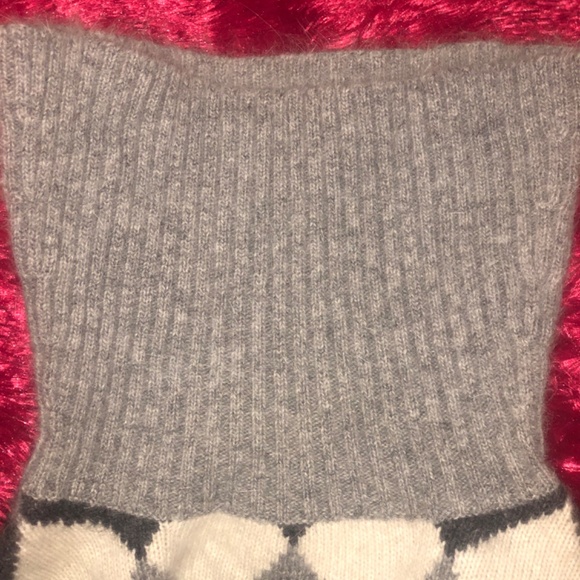 Just in Beautiful 2 piece gray WARM  sweater and scarf  set - Picture 6 of 7